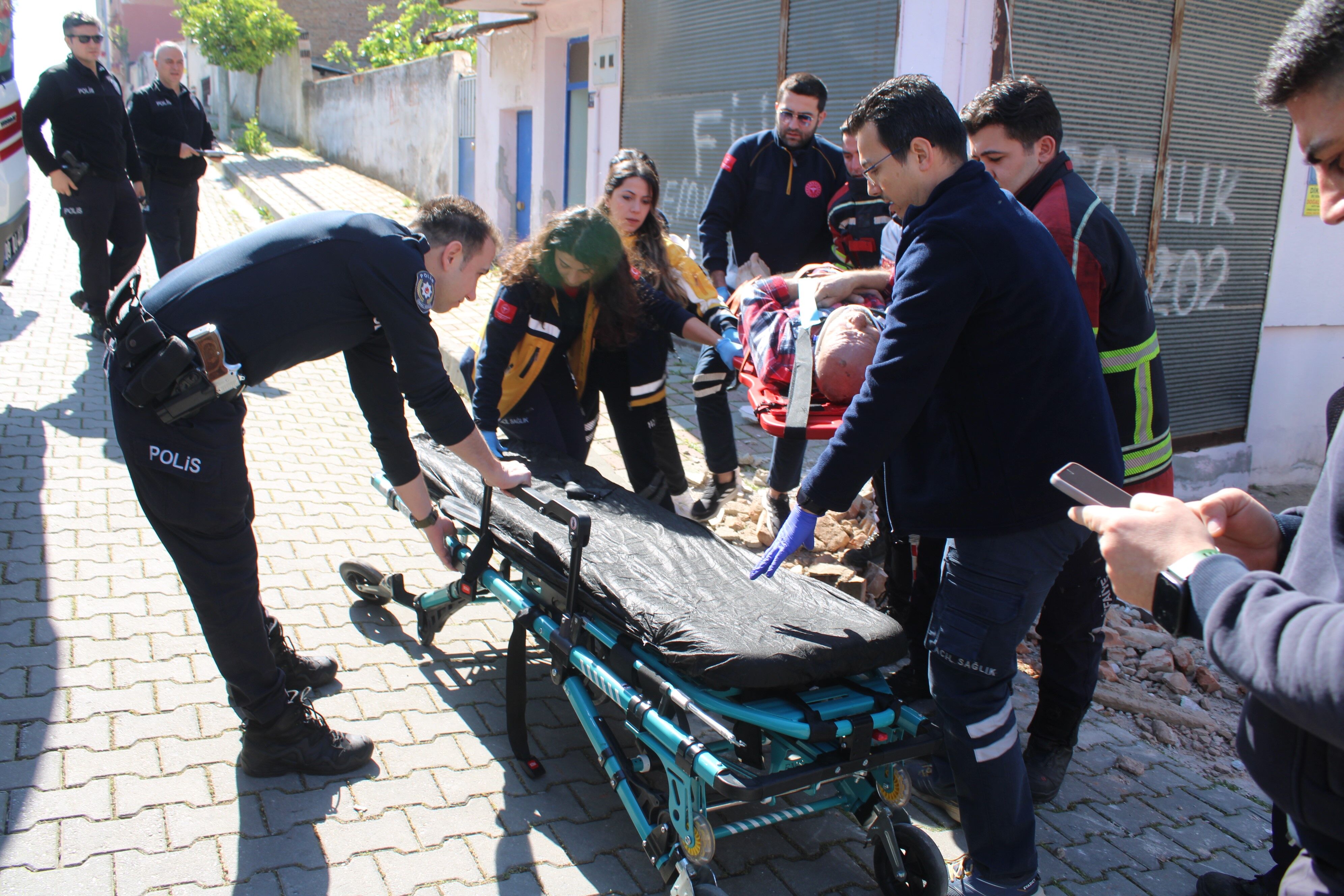 Aydın'da korku dolu anlar! Evin balkonu çöktü