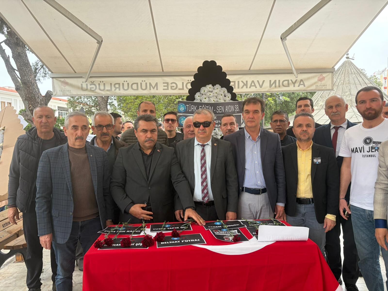 Aydın’da okul saldırısında hayatını kaybedenler için gıyabi cenaze namazı kılındı