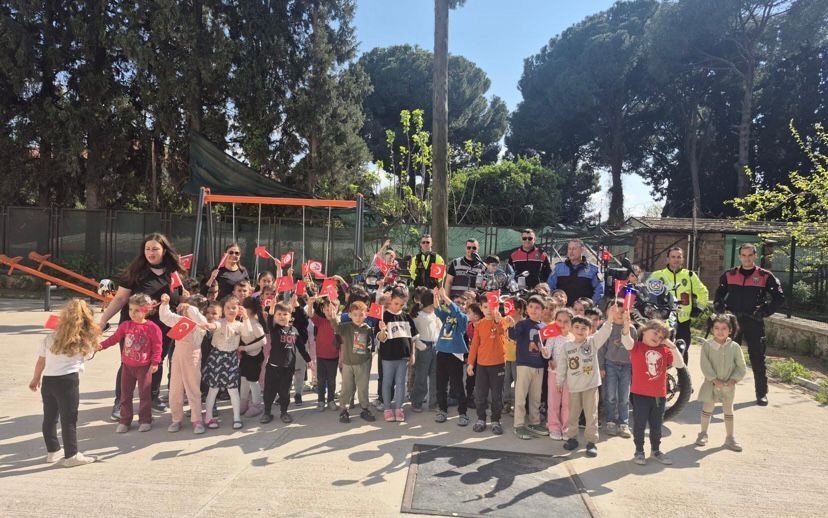 Aydın’da Polis Ekiplerinden Anlamlı Çalışma Polis Haftası’nda Minikler Bilgilendirildi (1)