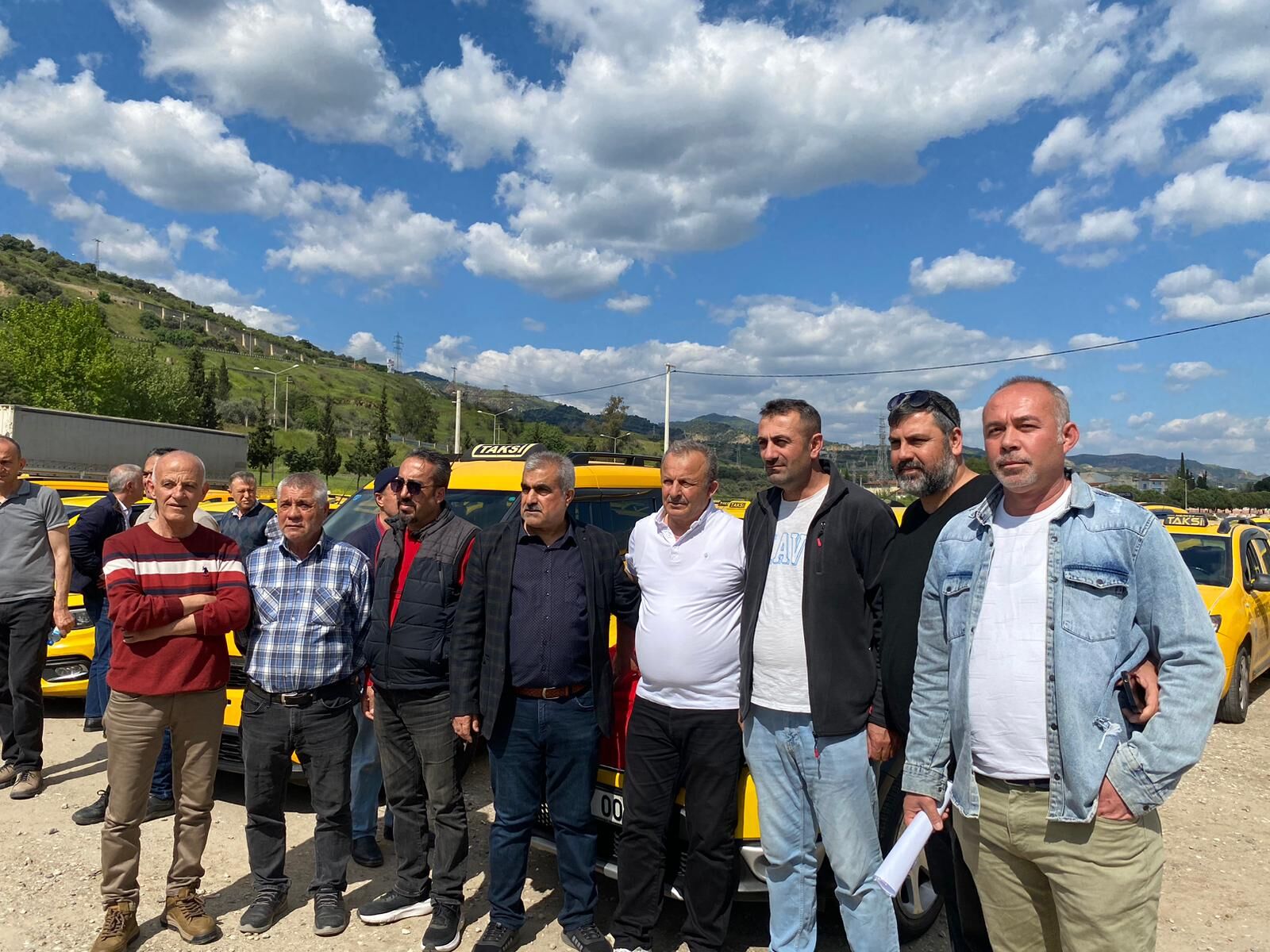 Aydın’da taksiciler ücret artışı talebiyle eylem yaptı: Muğla’daki tarifeyi Aydın’da da istediler