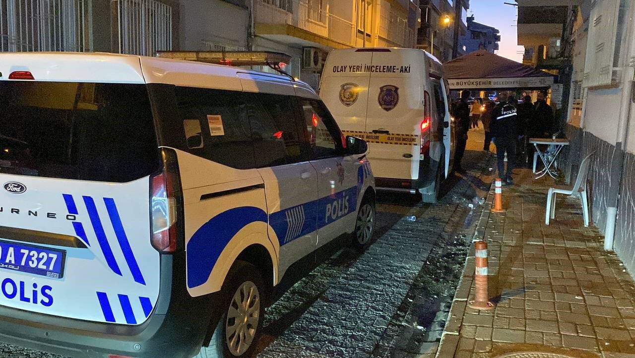 Aydın’da Temizlik Faciayla Sonlandı! Cam Silerken 5’Inci Kattan Düştü (6)