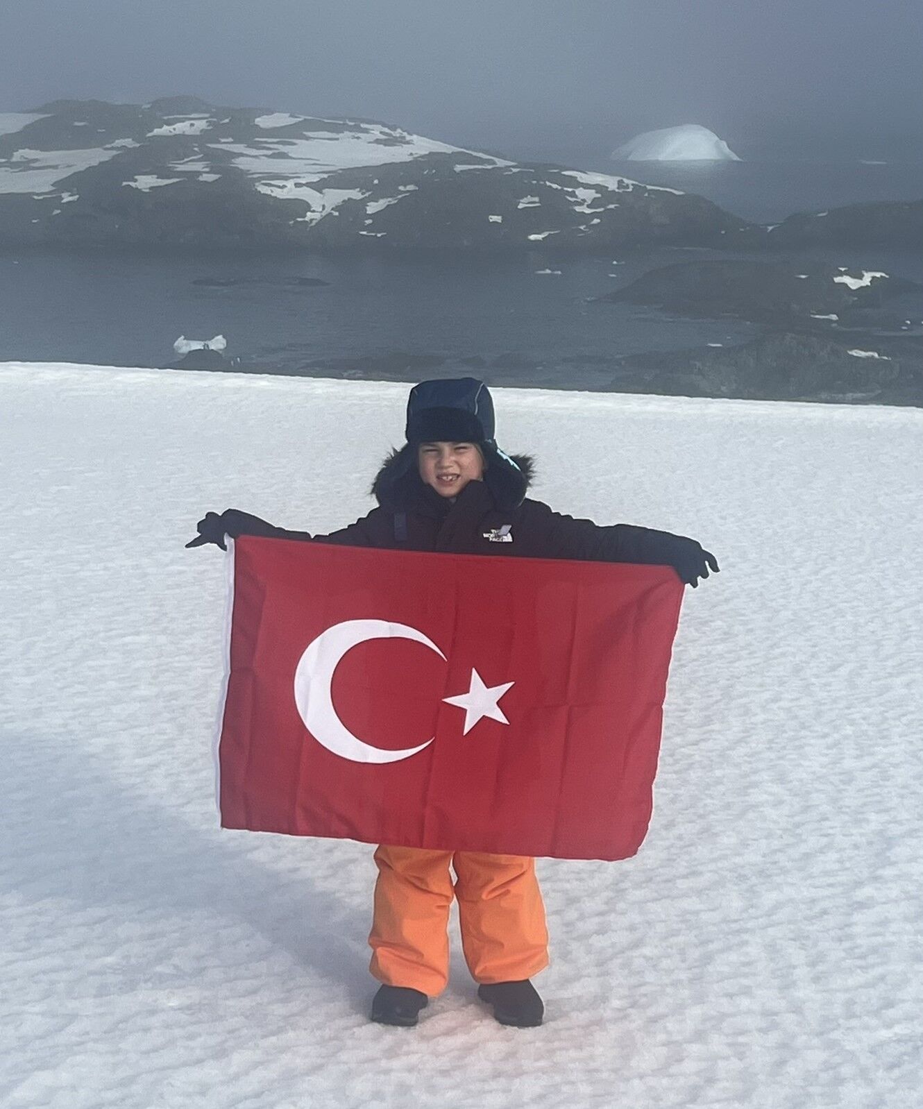 Aydın’da yaşayan 7 yaşındaki Pars, Güney Kutbu’na giden en genç Türk oldu