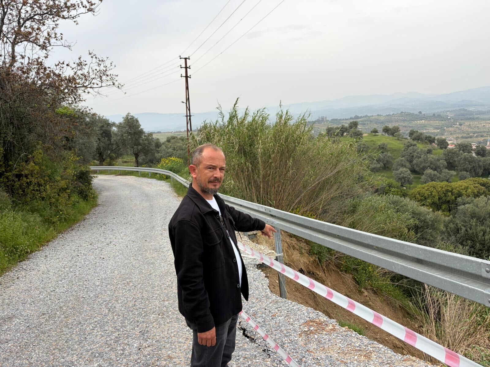Aydın’daki göçük yol için çözüm çağrısı: “Yolun eski haline gelmesini istiyoruz”