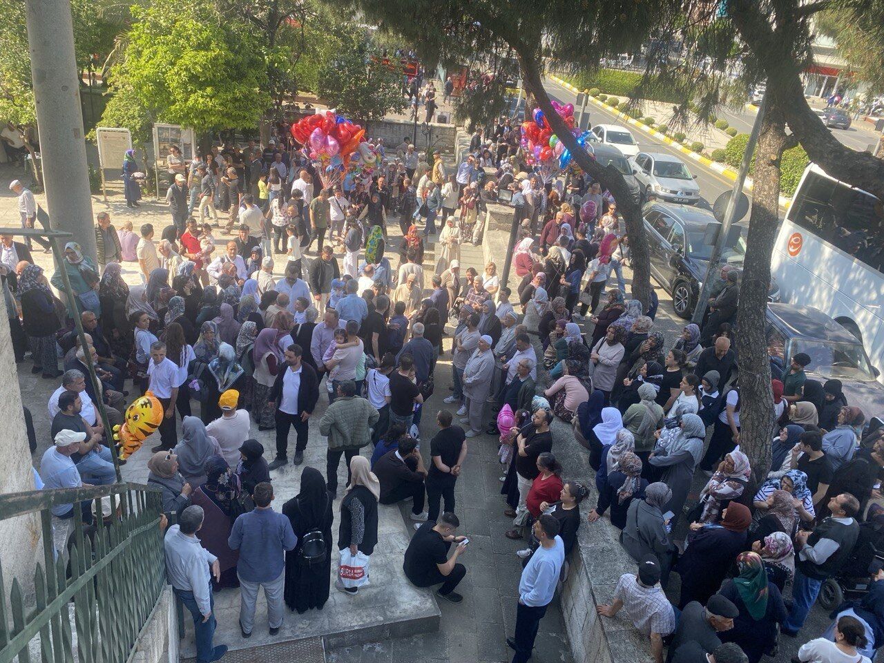 Aydın’daki Hacı Adayları Dualarla Kutsal Topraklara Uğurlandı Bey Cami’de Hüzün Ve Sevinç Bir Arada (4)