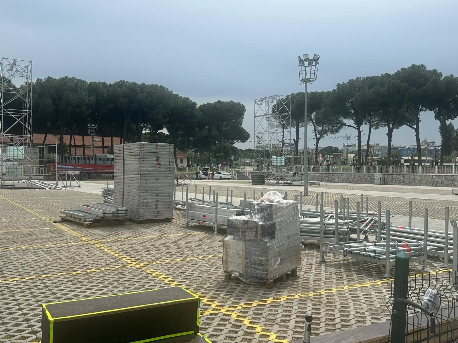 Aydinlilar Hazir Olun Gorkemli Festival Icin Dev Sahne Hazir 657341 A6E7Da