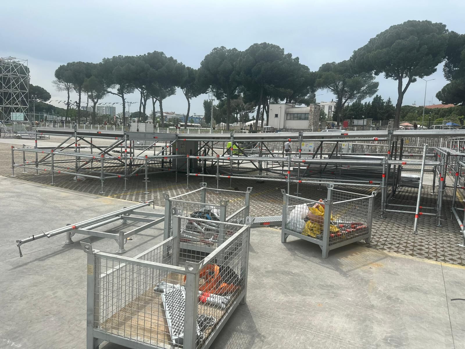 Aydinlilar Hazir Olun Gorkemli Festival Icin Dev Sahne Hazir 657341 F93F27