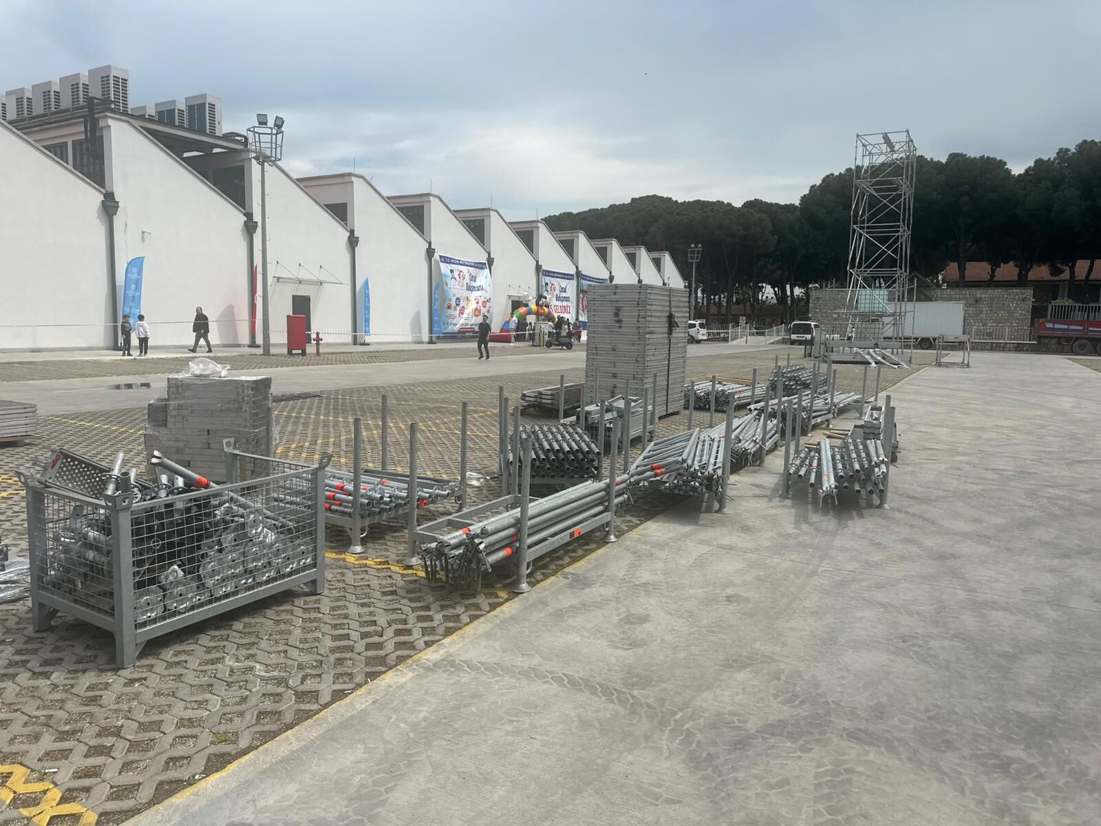 Aydinlilar Hazir Olun Gorkemli Festival Icin Dev Sahne Hazir 657341 F94C52