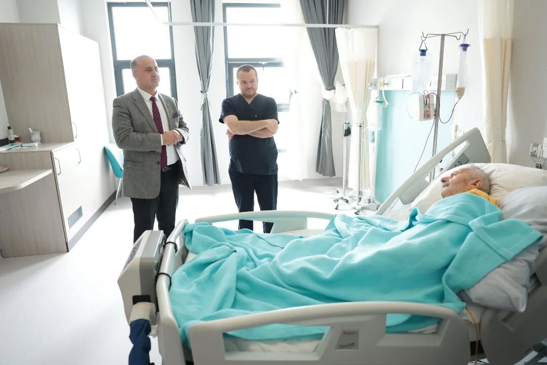 Aytekin Kaya’dan Zafer Savcı’ya Hastane Ziyareti