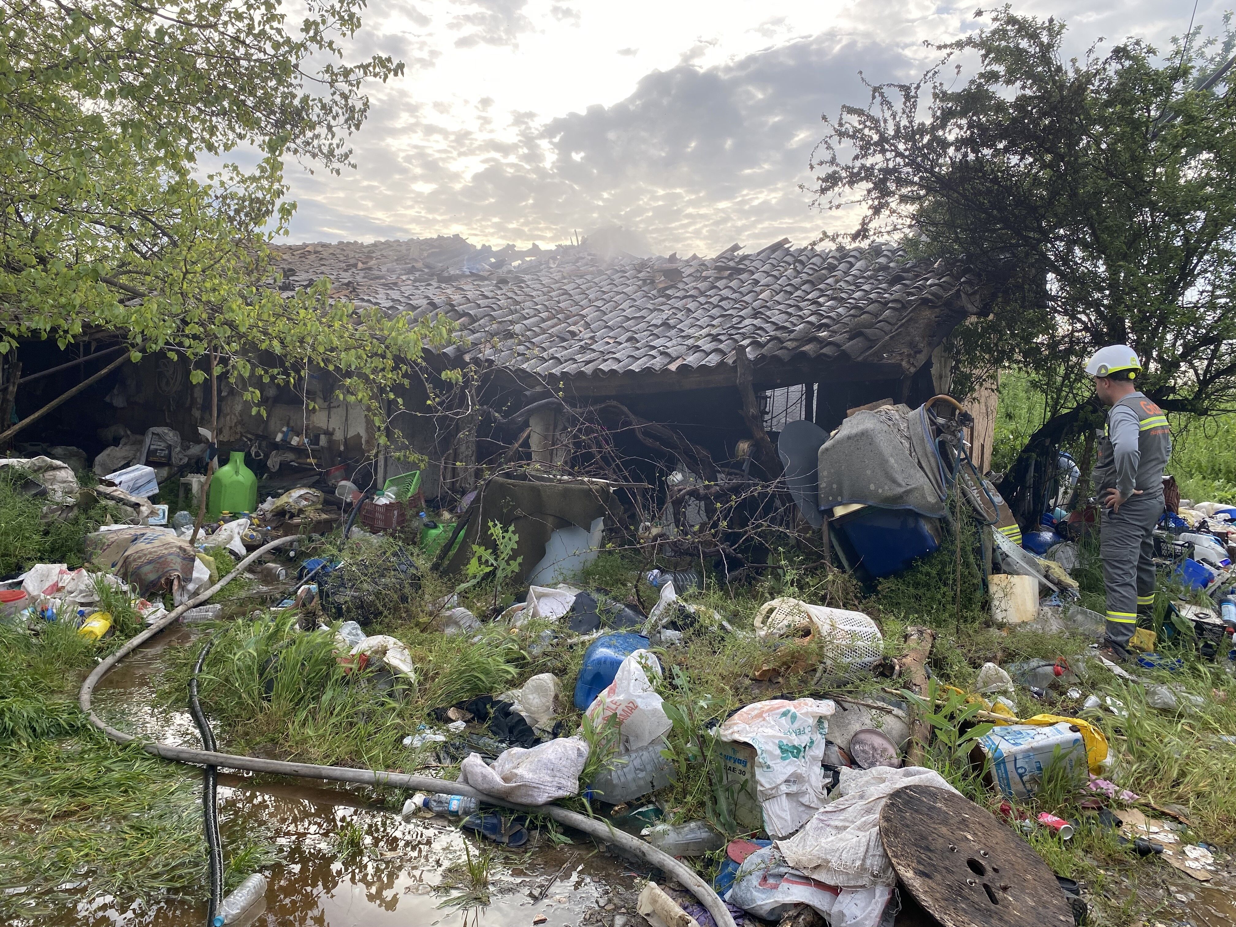 Bağ Evinde Yangın! 1 Kişi Hayatını Kaybetti (2)