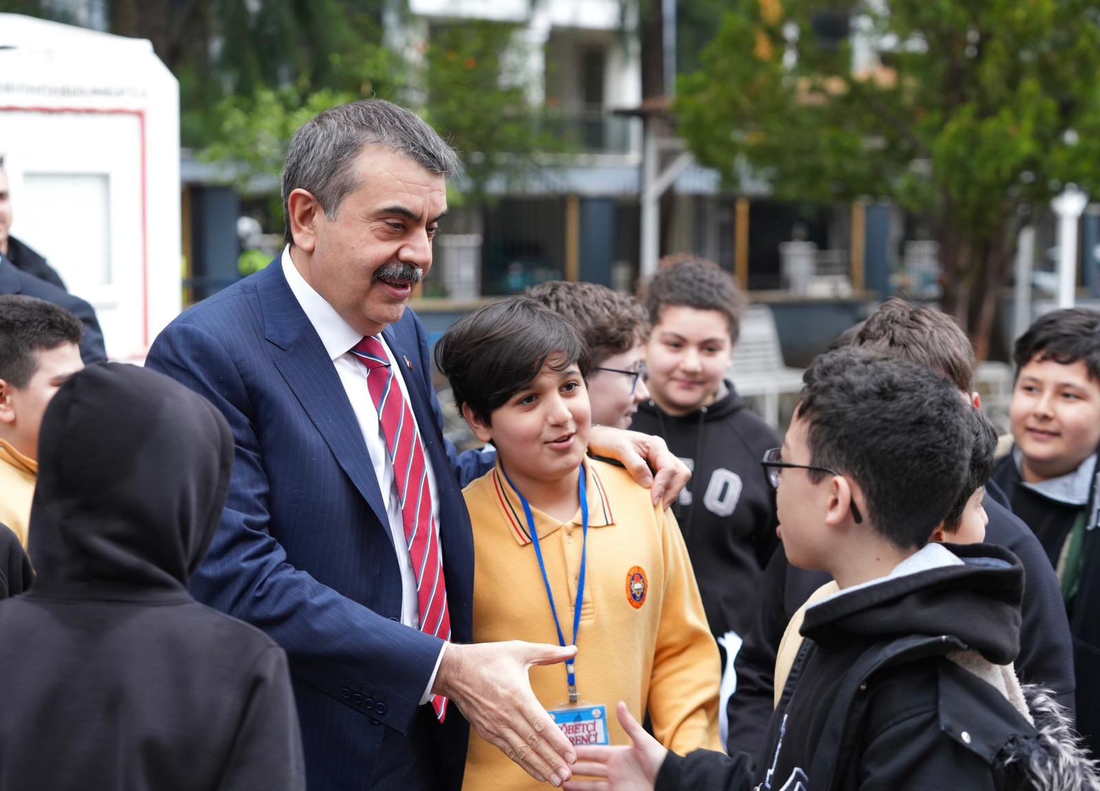 Bakan Tekin'den Aydın’da okul ziyareti