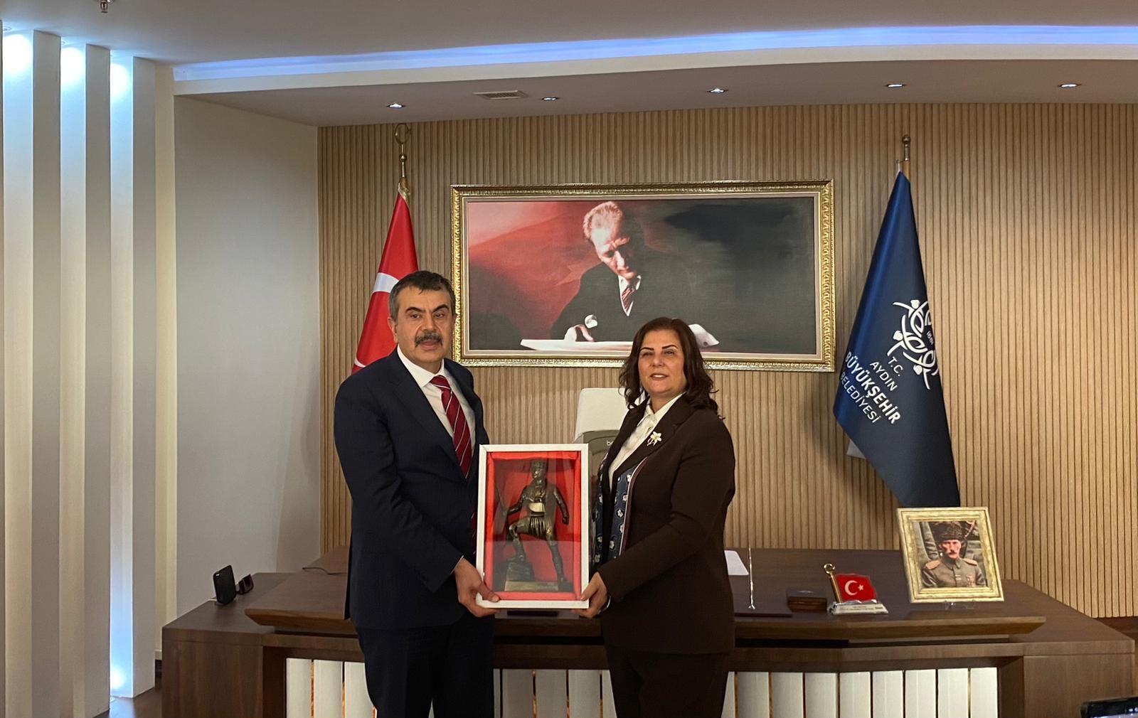 Bakan Tekin’den Başkan Çerçioğlu’na ziyaret