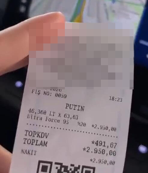 Benzinlik çalışanı müşterileri kahkahaya boğdu! Patronu tazminatsız işten attı