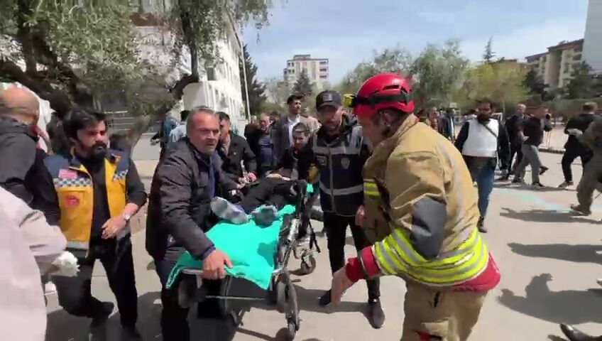 Bir okul saldırısı daha! Ortaokulda silah sesi duyuldu: Yaralılar var