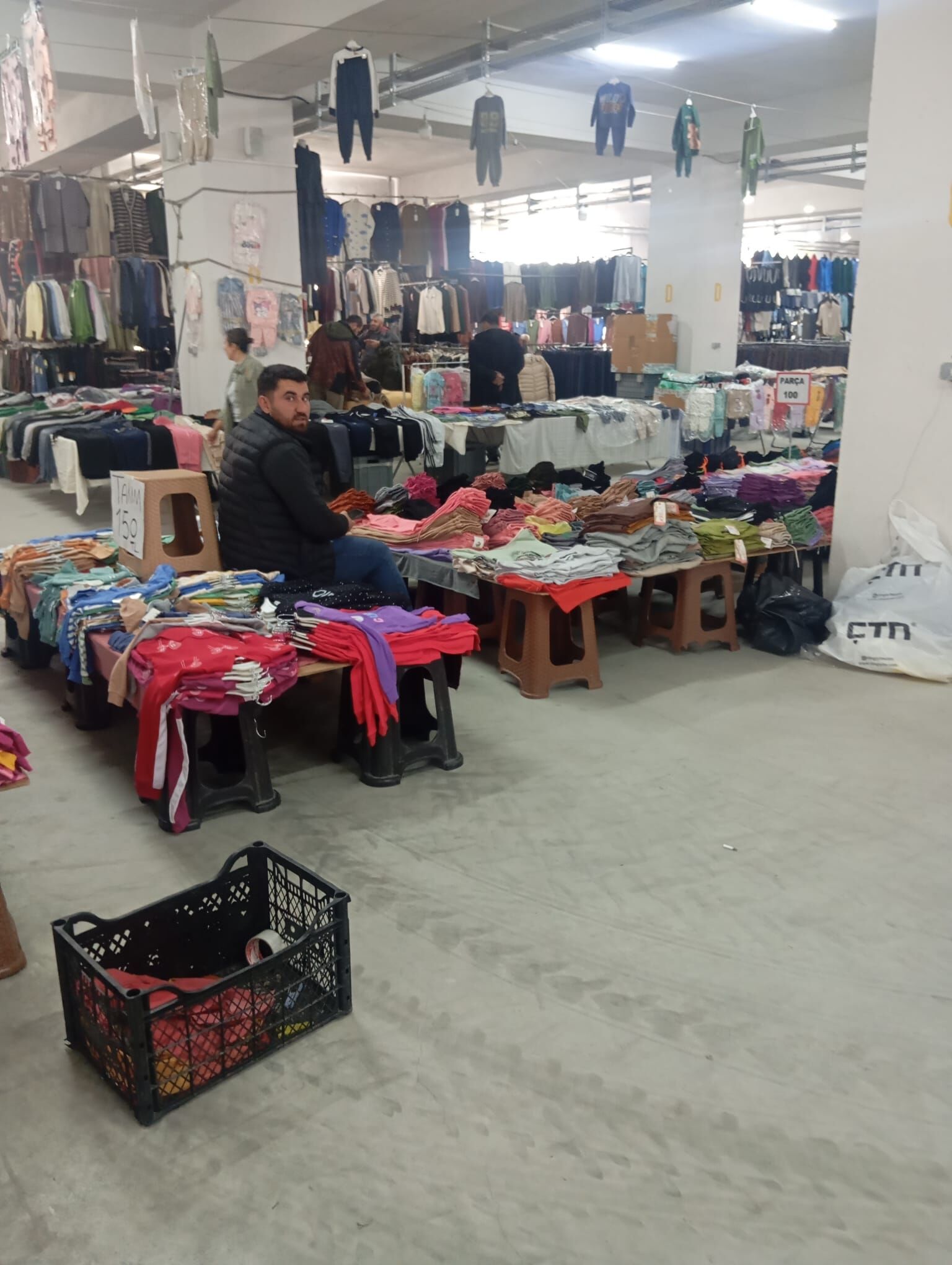 Buharkent’te pazar esnafı kaderine terk edildi: Fahiş yer ücretleri esnafı bezdirdi!
