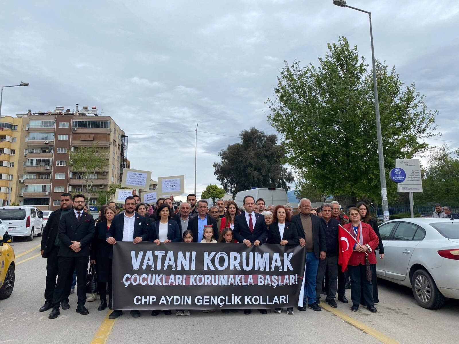 CHP Aydın’dan 23 Nisan’da sessiz yürüyüş: “Eğitim sistemi vaat değil, haktır”