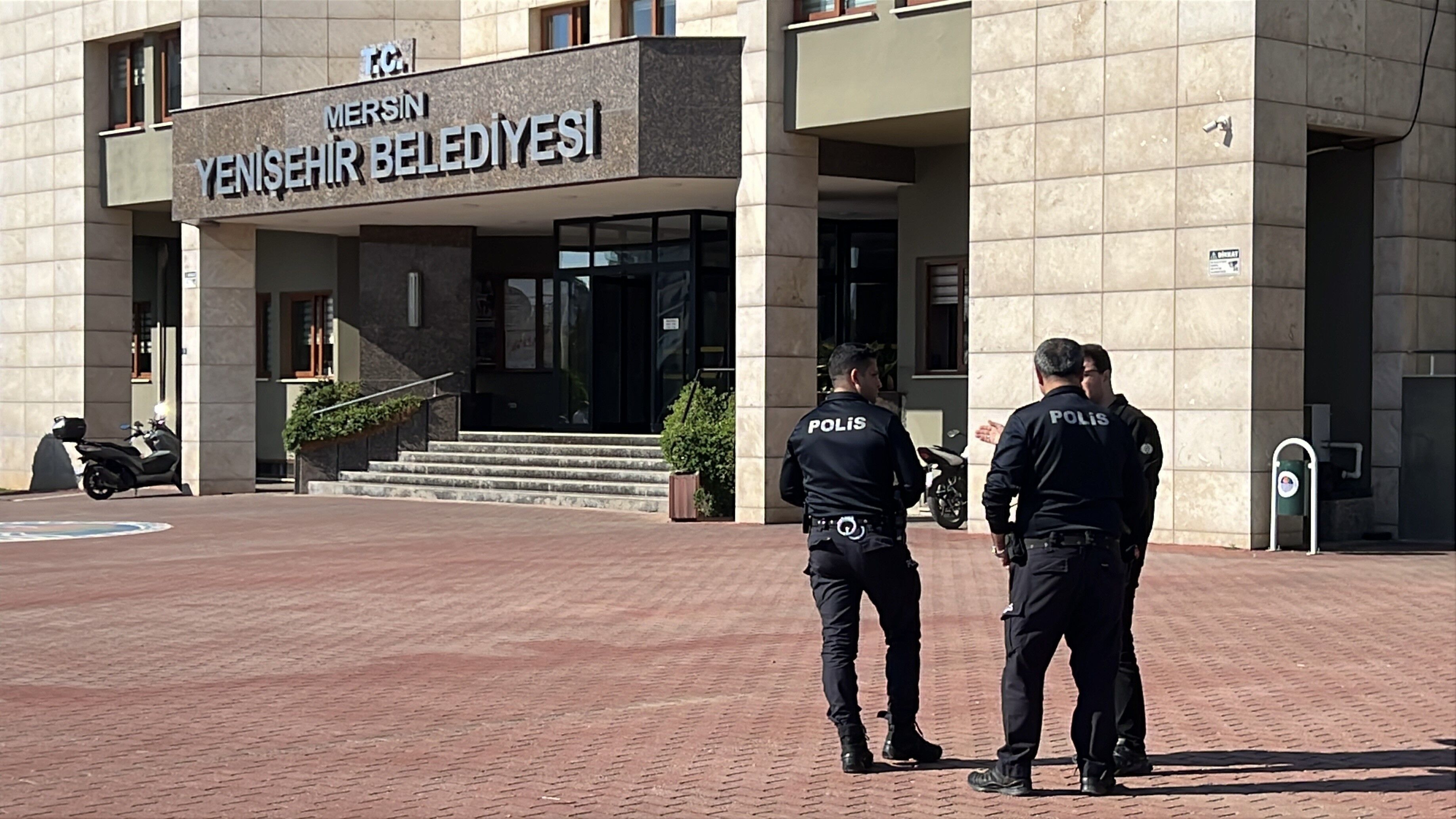 CHP'li belediye başkan yardımcısının da aralarında bulunduğu 12 kişi tutuklandı