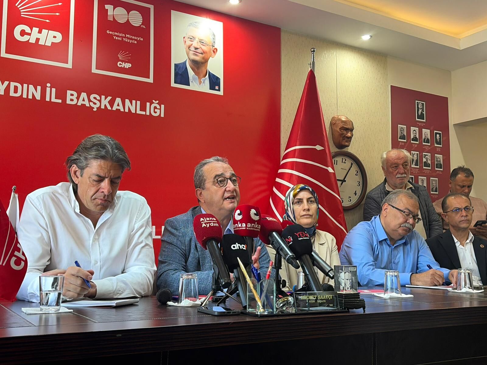 CHP’li Tezcan’dan Özgür Arıcı açıklaması “Özgür kardeşimiz görevinde”