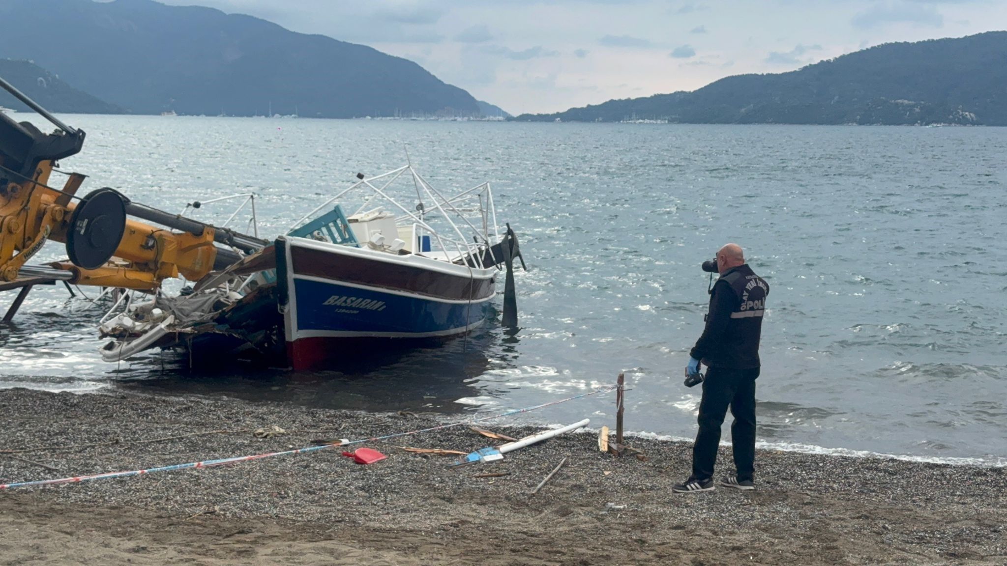 Denizde vinç faciası! 21 yaşındaki genç tekne indirirken canından oldu