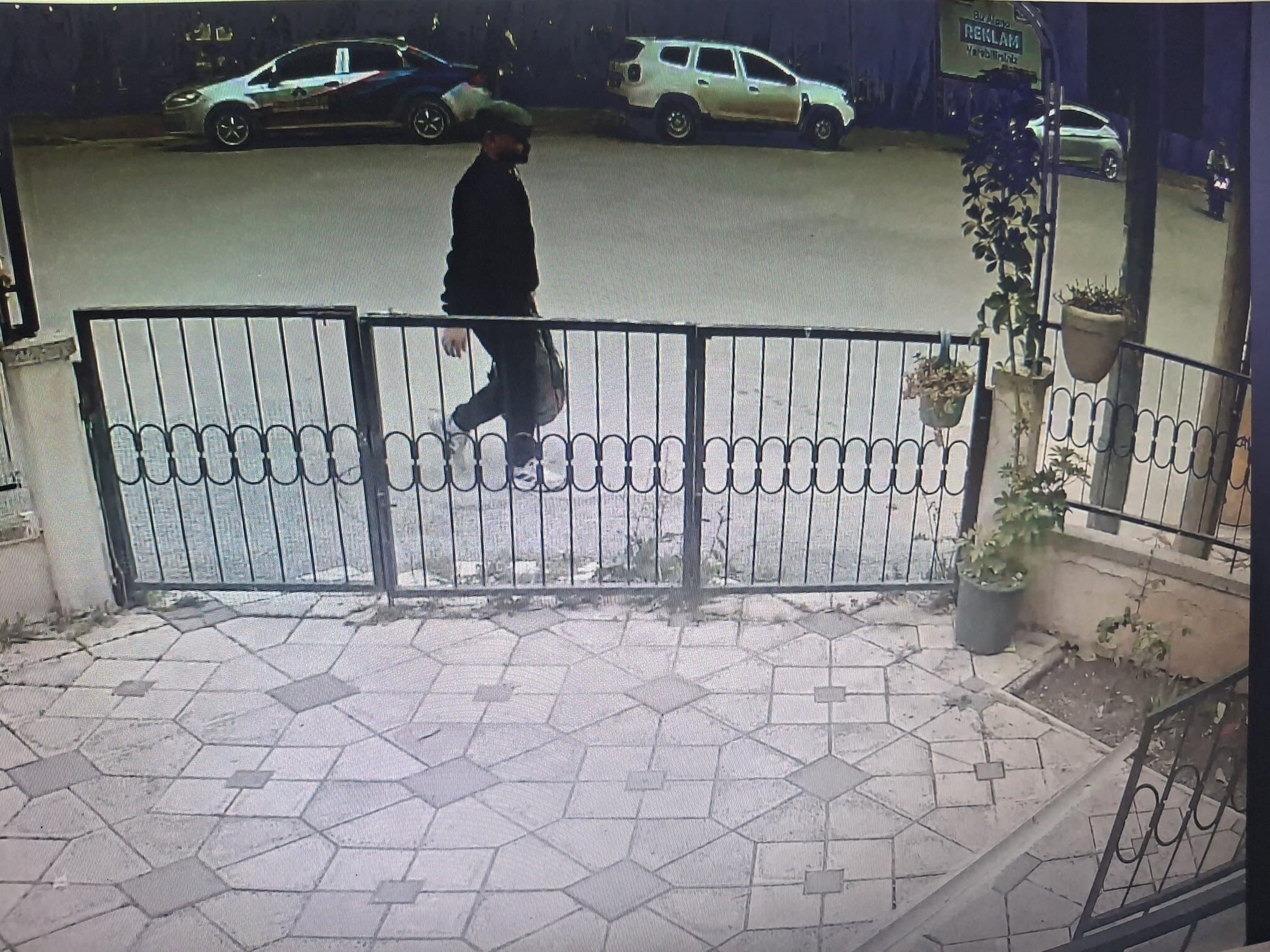 Didim’de Filmleri Aratmayan 30 Bin Euro’luk Vurgun Kaçarken Kaza Yapınca Yakalandılar (1)