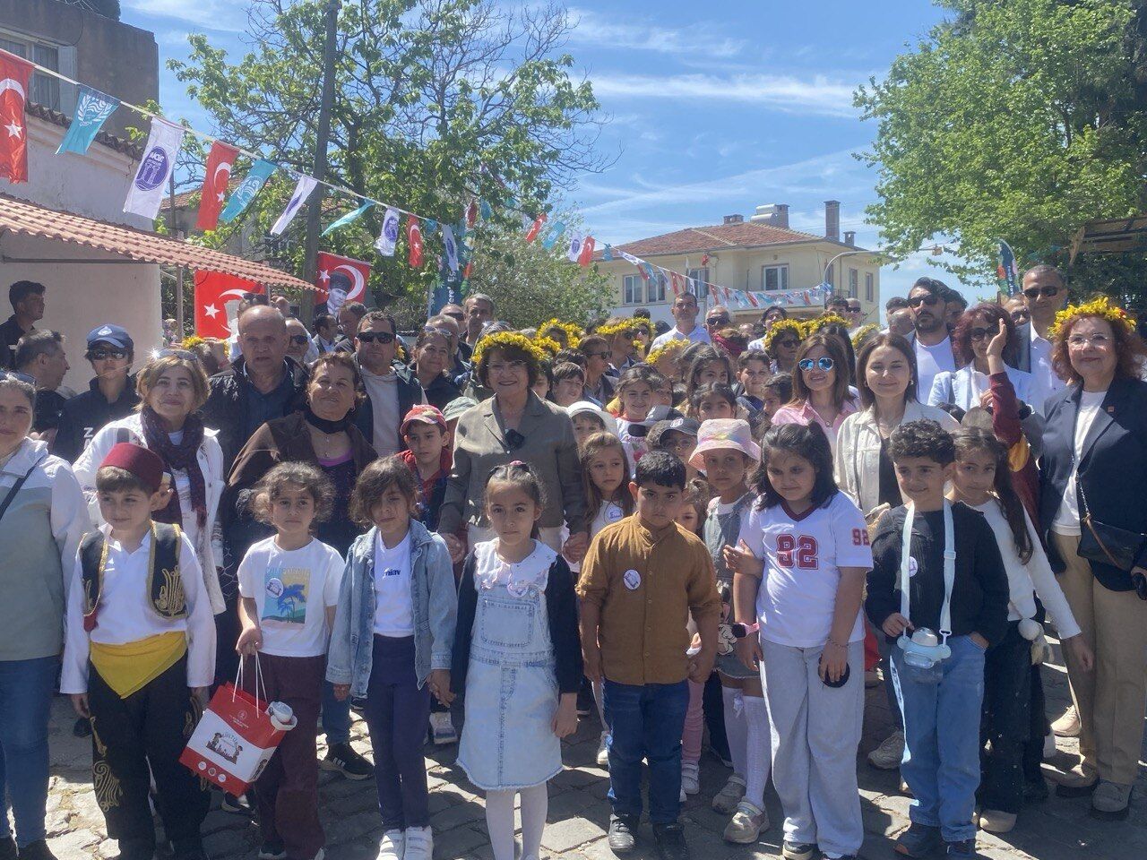 Didim’de lezzet ve kültür dolu festival coşkusu başladı Başkan Gençay korteje eşlik etti