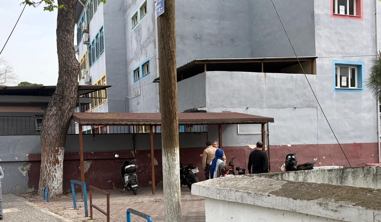 Germencik’te okul çevrelerinde sıkı güvenlik önlemleri: Okul önlerinde bekçiler nöbette