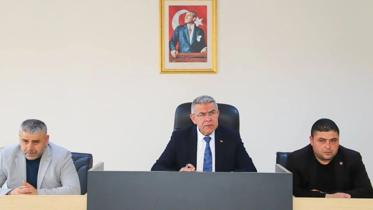 Güler’in istifası büyükşehirdeki dengeleri değiştirdi! Cumhur İttifakı’nın Aydın BŞB Grup Sözcüsü kim olacak?