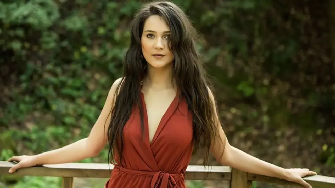 Gülsim Ali Kimdir