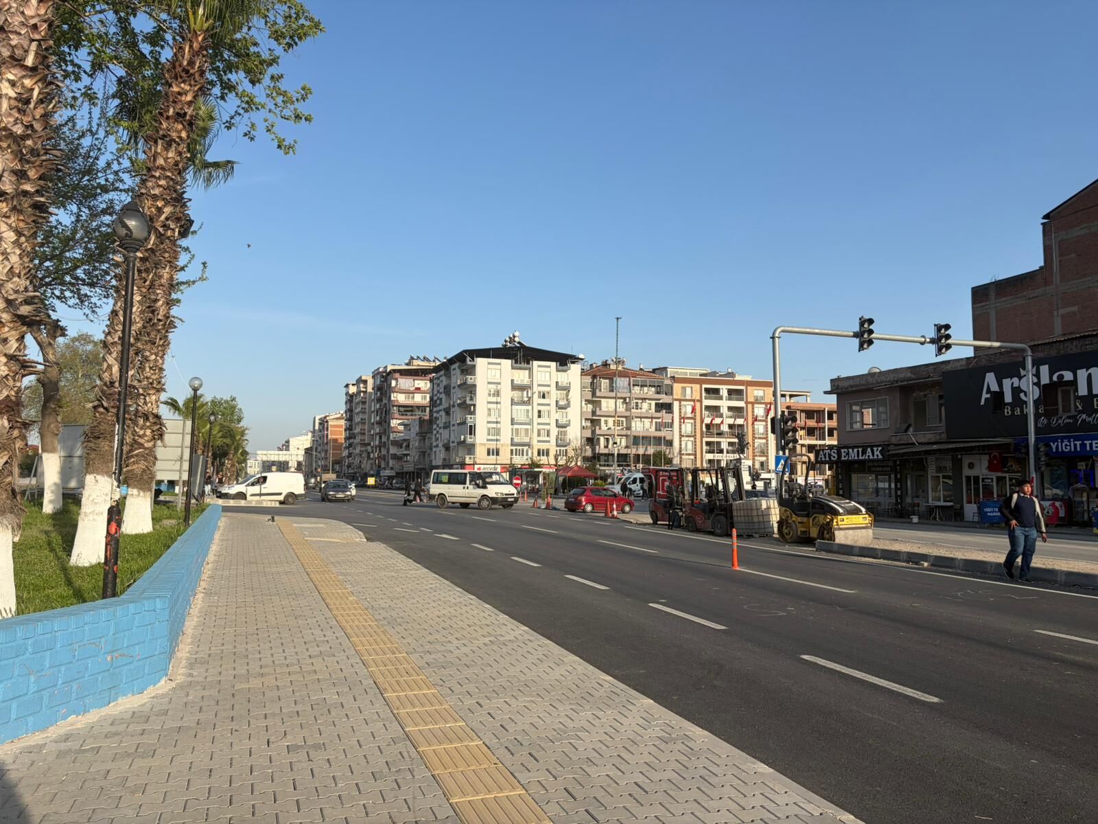 İncirliova Rahat Nefes Aldı Aylardır Süren Yolun Bir Kısmı Yenilendi (3)