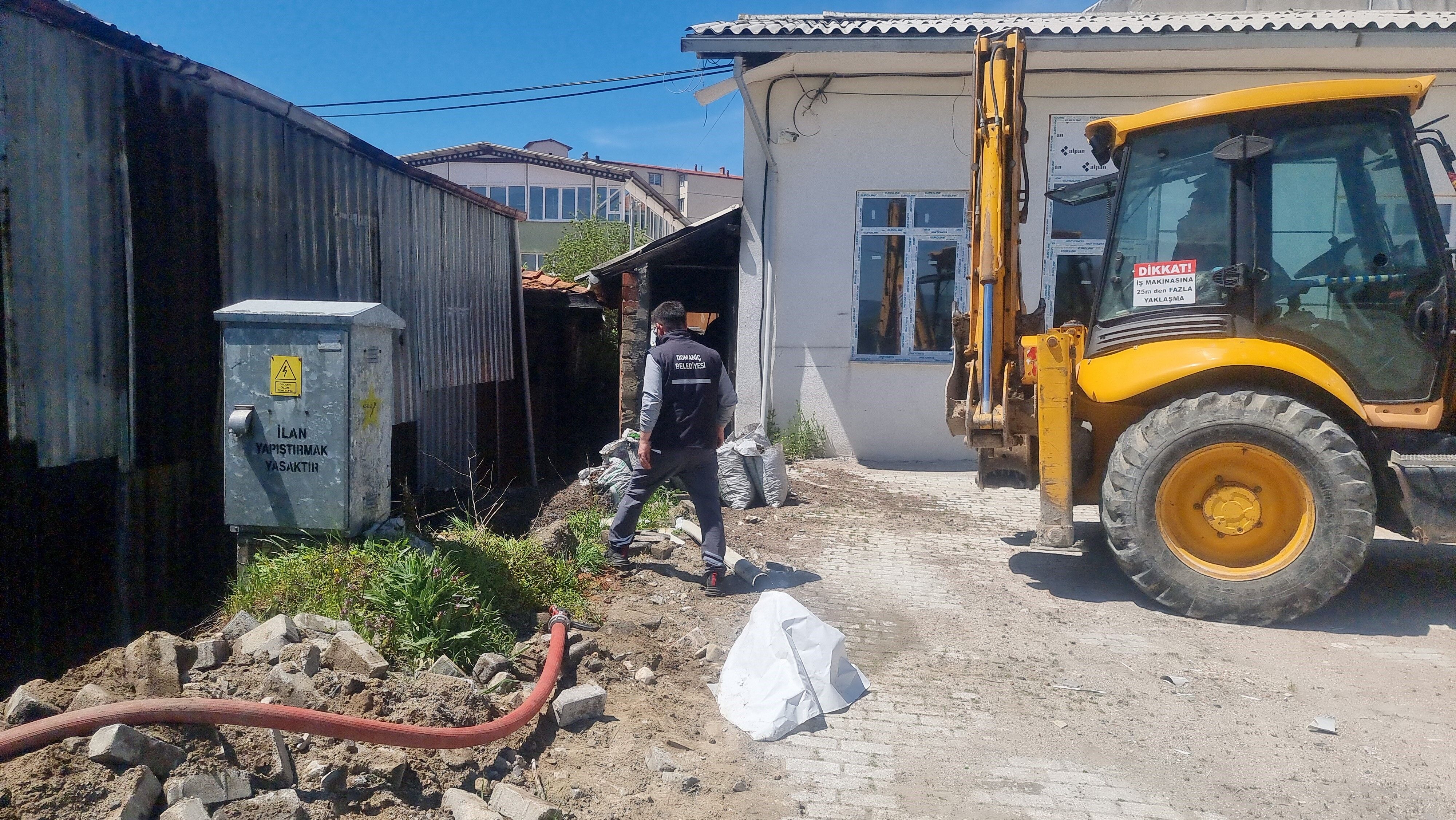 İşletme Deposunda Çıkan Yangın Korkuttu İtfaiye Zamanla Yarıştı (5)