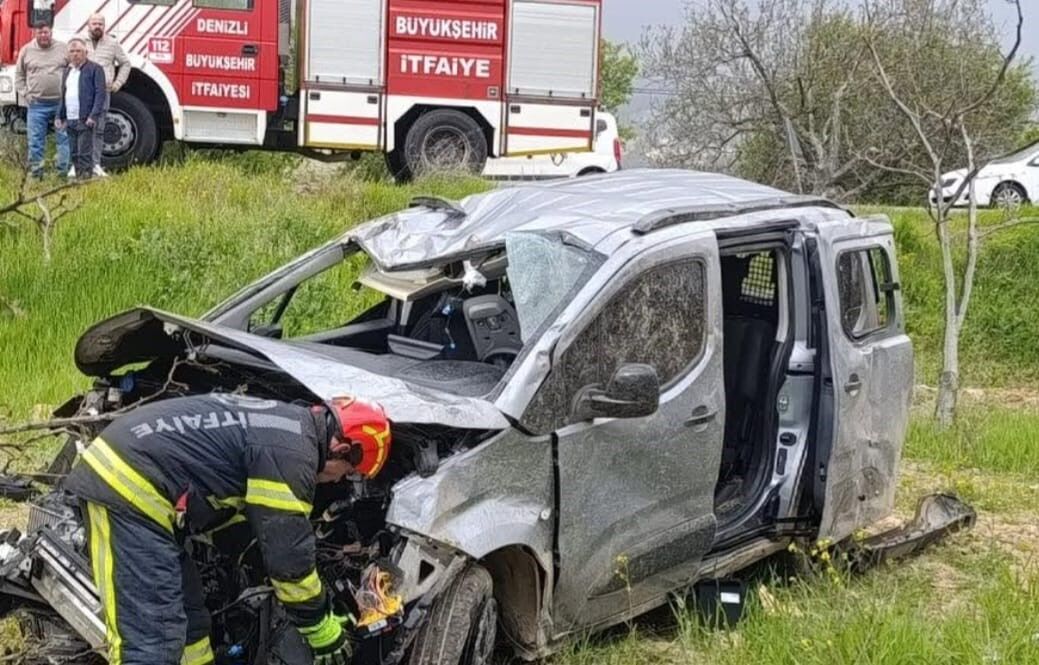 Kontrolden Çıkan Araba Tarlaya Uçtu (1)