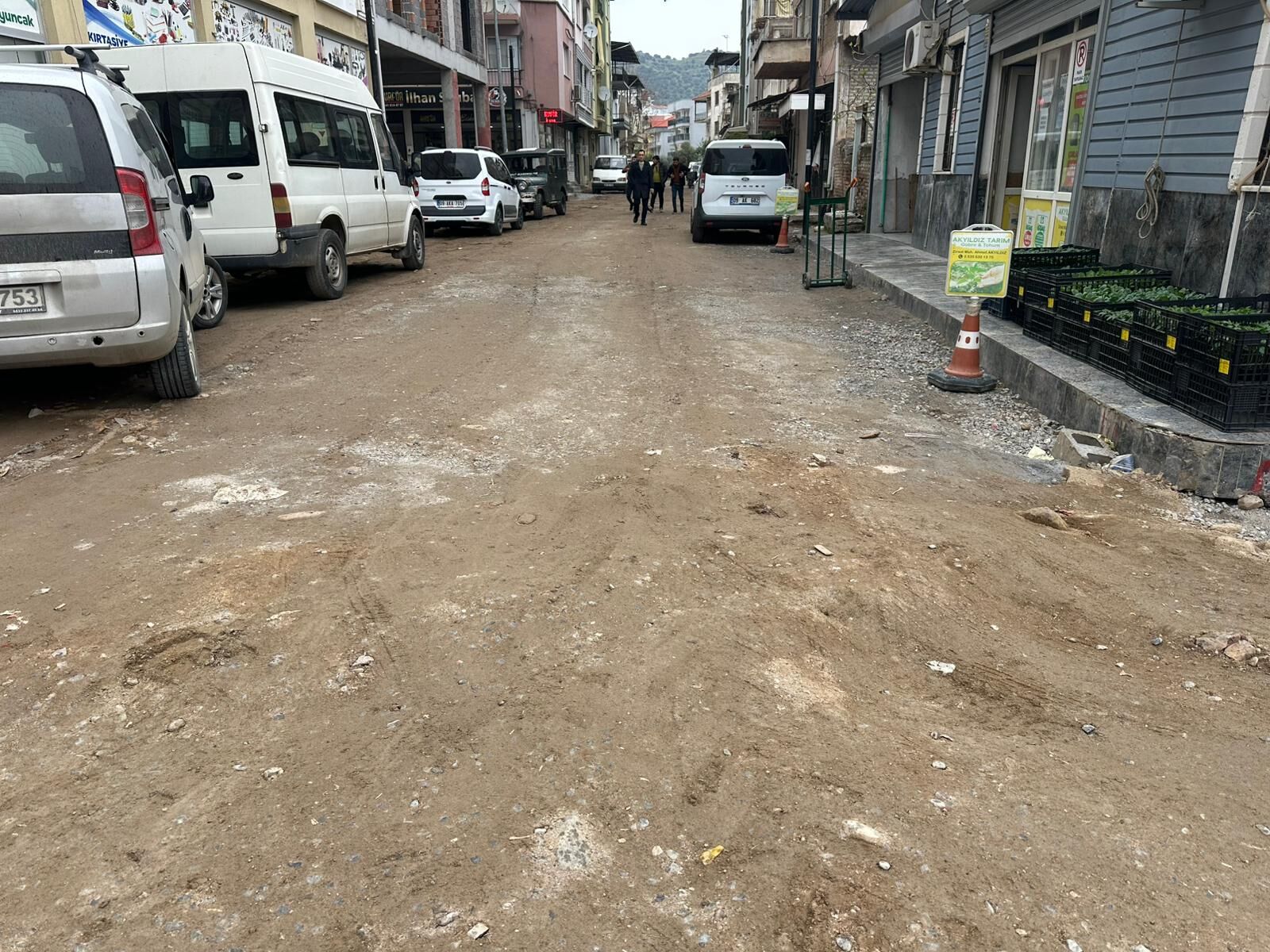 Koskte Yapilmayan Yollar Tepki Cekiyor Chpli Kelesten Sert Cikis Yapilan Hicbir Hizmeti Goremedik 651742 350C9972315C7Eede0F6F066C0Cd9C59