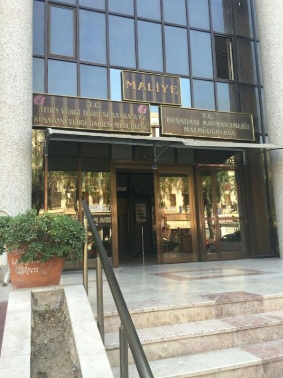 Kuşadası’nda Bir Devir Kapanıyor Yıkım Çalışmaları Başladı (2)