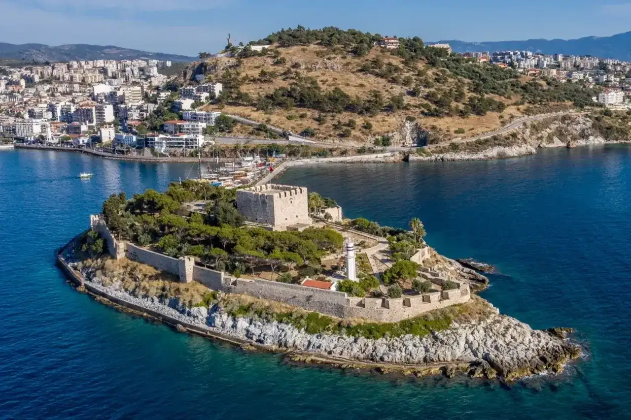 Kuşadası’nda Yazın Çalışmak Mantıklı Mı