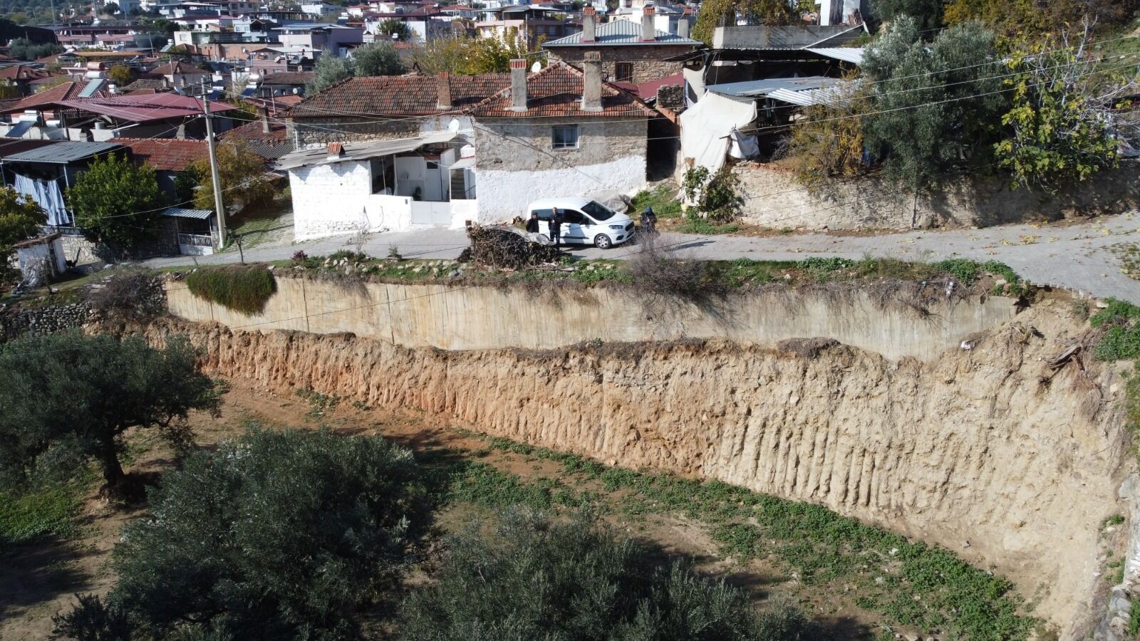 Kuyucak Belediyesi’nden Yol Güvenliğine Büyük Dokunuş (2)