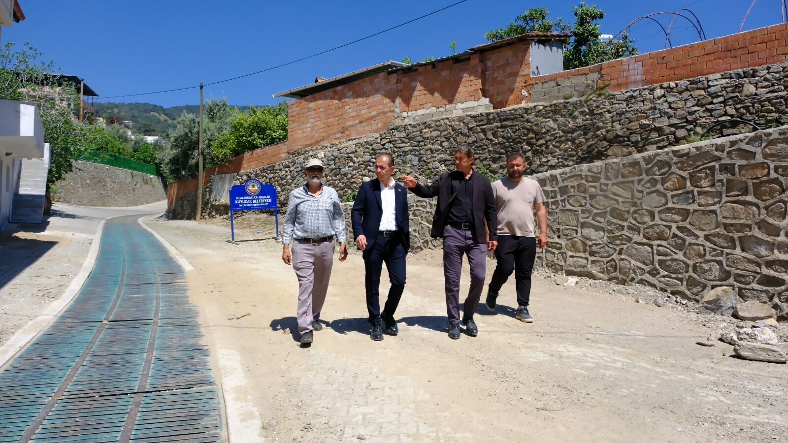 Kuyucak Belediyesi’nden Yol Güvenliğine Büyük Dokunuş (4)