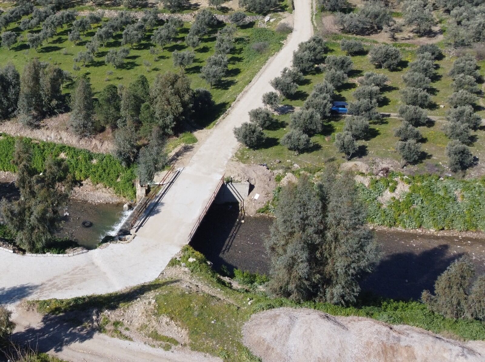 Kuyucak Yöre Mahallesi’nde Yol Çalışması Tamamlandı: Çiftçilerin yolu daha konforlu