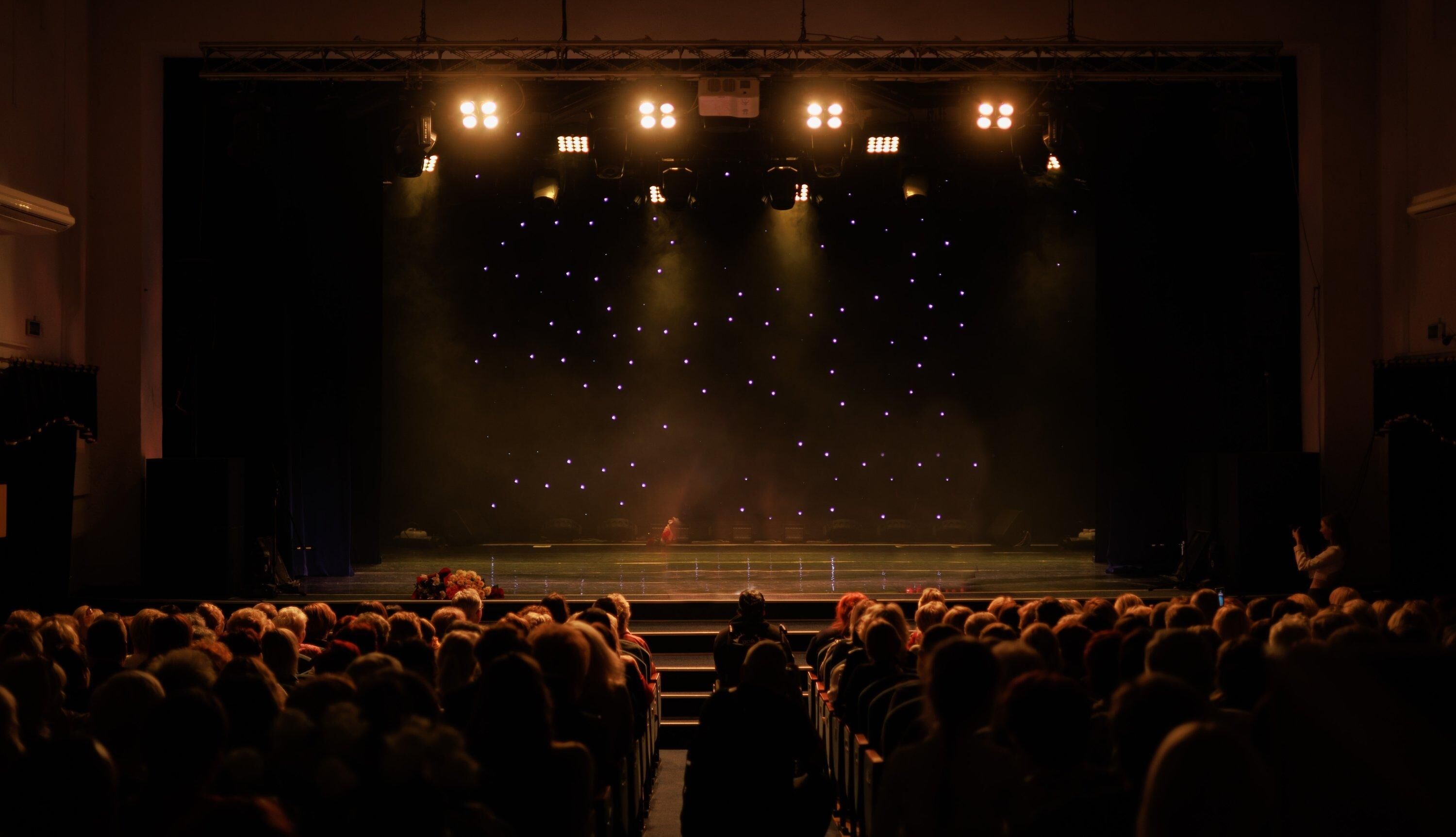 Müjdat Gezen Tiyatro Salonunda Ne Yaşandı