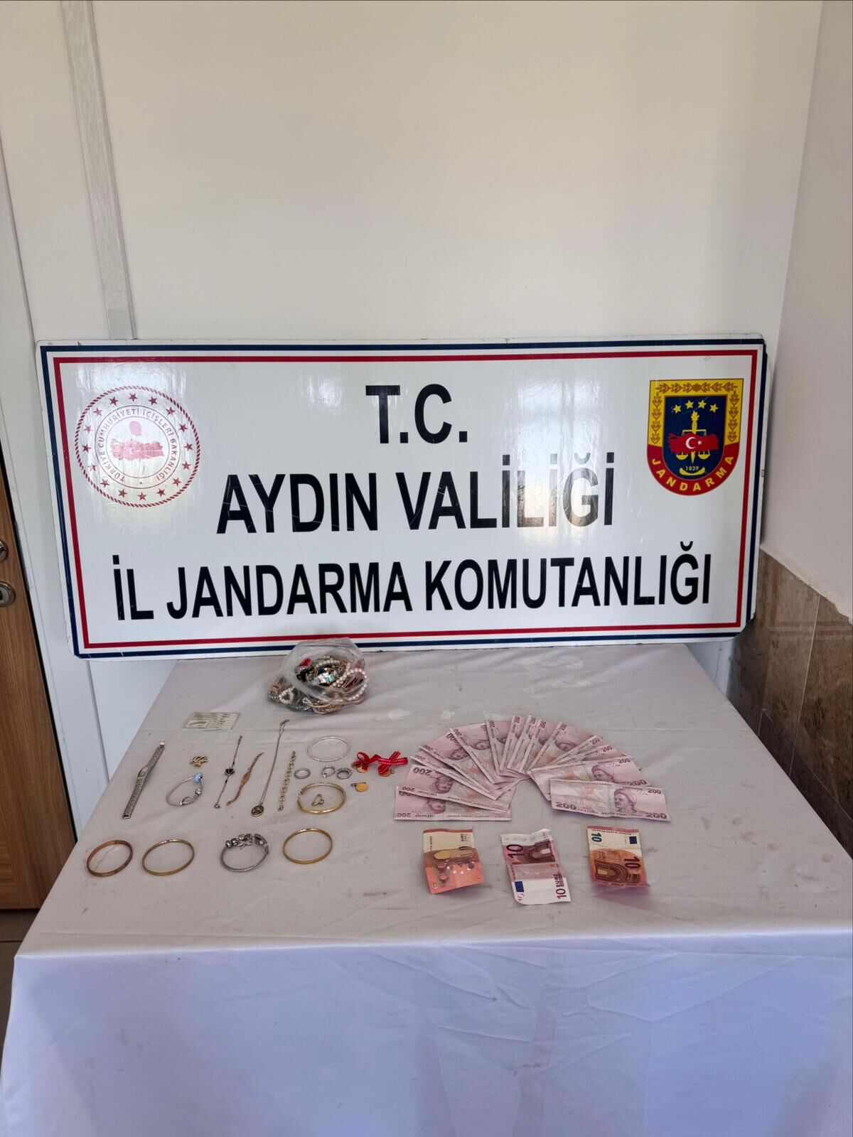 Nazilli’de 850 bin liralık ziynet eşyası hırsızlığı! Şüpheli Tutuklandı