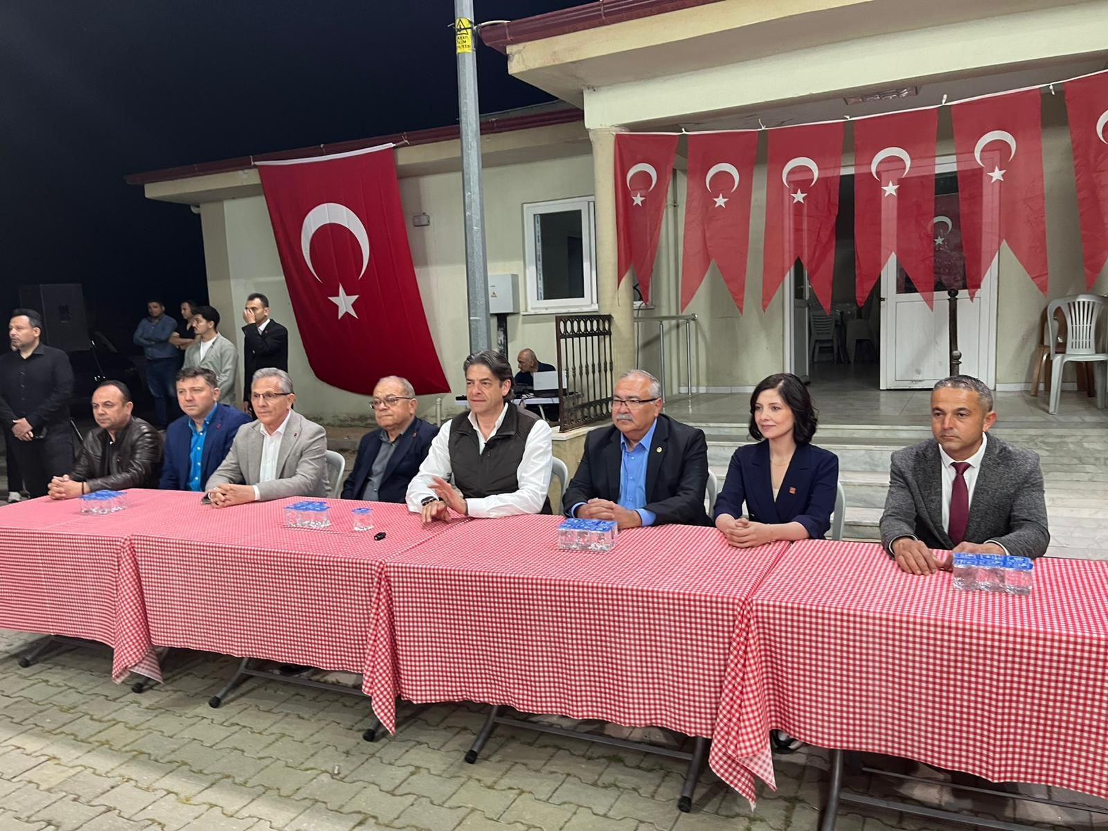 Nazilli’de Traktörlü Bakan “Çiftçi Tüccarın Insafına Bırakılıyor” (1)
