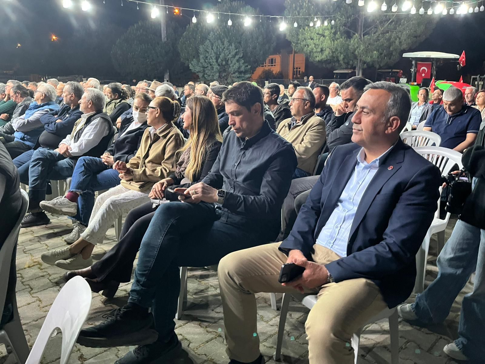 Nazilli’de Traktörlü Bakan “Çiftçi Tüccarın Insafına Bırakılıyor” (3)