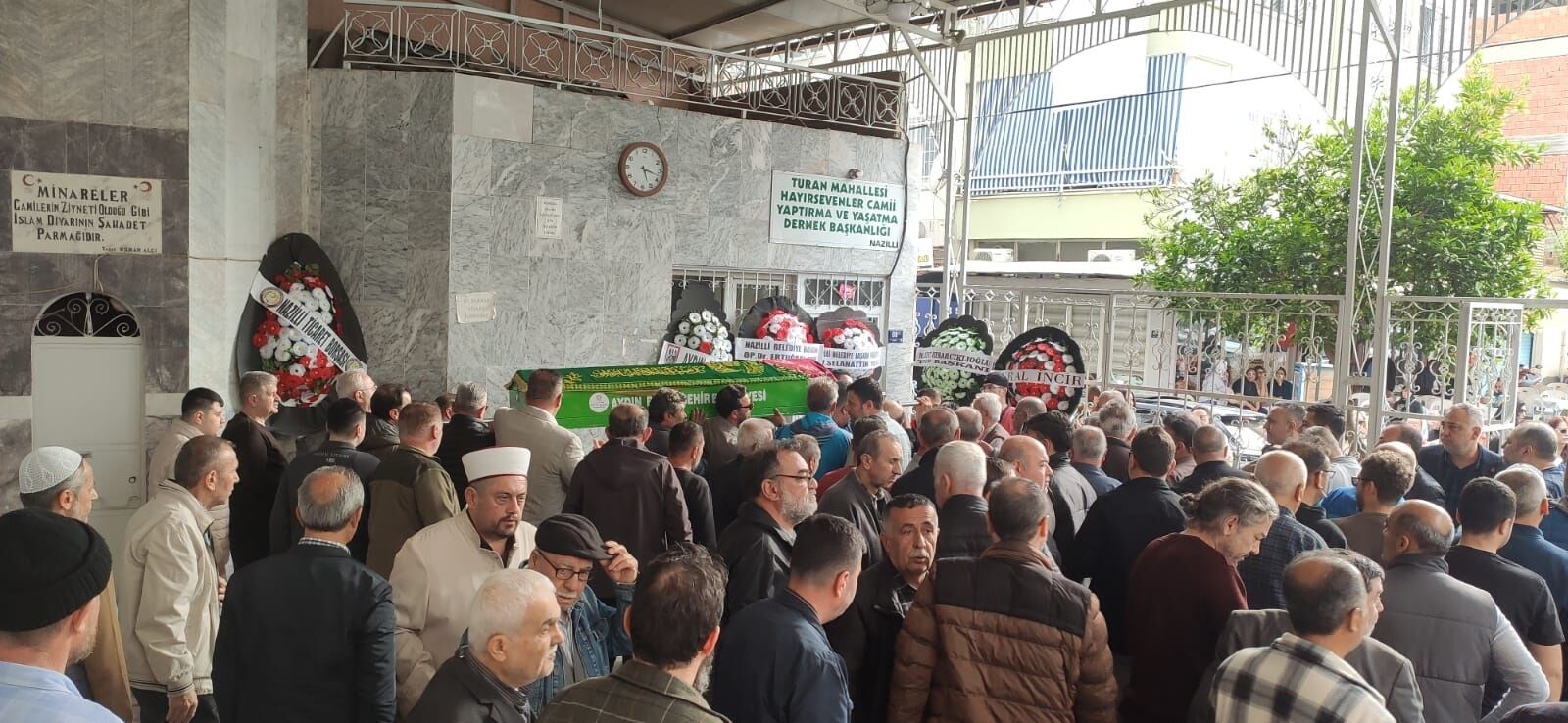 Nazilli’yi Yasa Boğan Veda! Gözyaşlarıyla Son Yolcuğuna Uğurlandı (1)