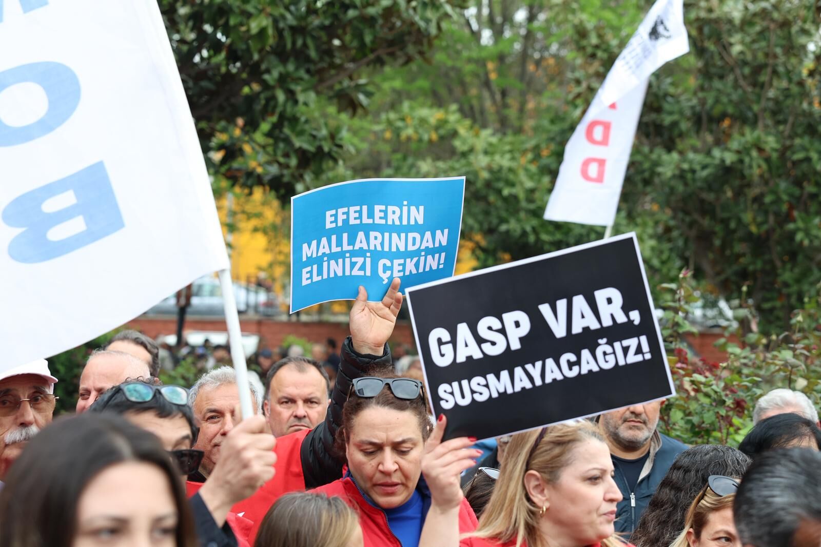 Nevzat Biçer Parkı’nda Dev Katılımlı Protesto Devir Kararına Karşı Ortak Duruş Sergilendi (7)