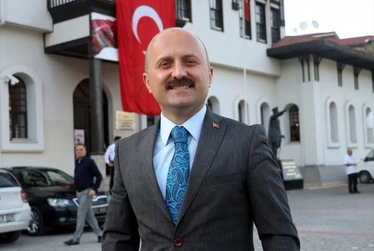 Osman Varol Kimdir