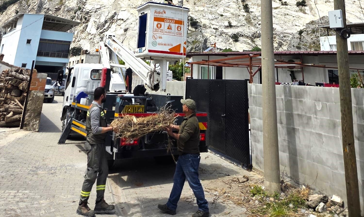 Söke’de Leyleklere El Birliğiyle Yuva Yapıldı (2)