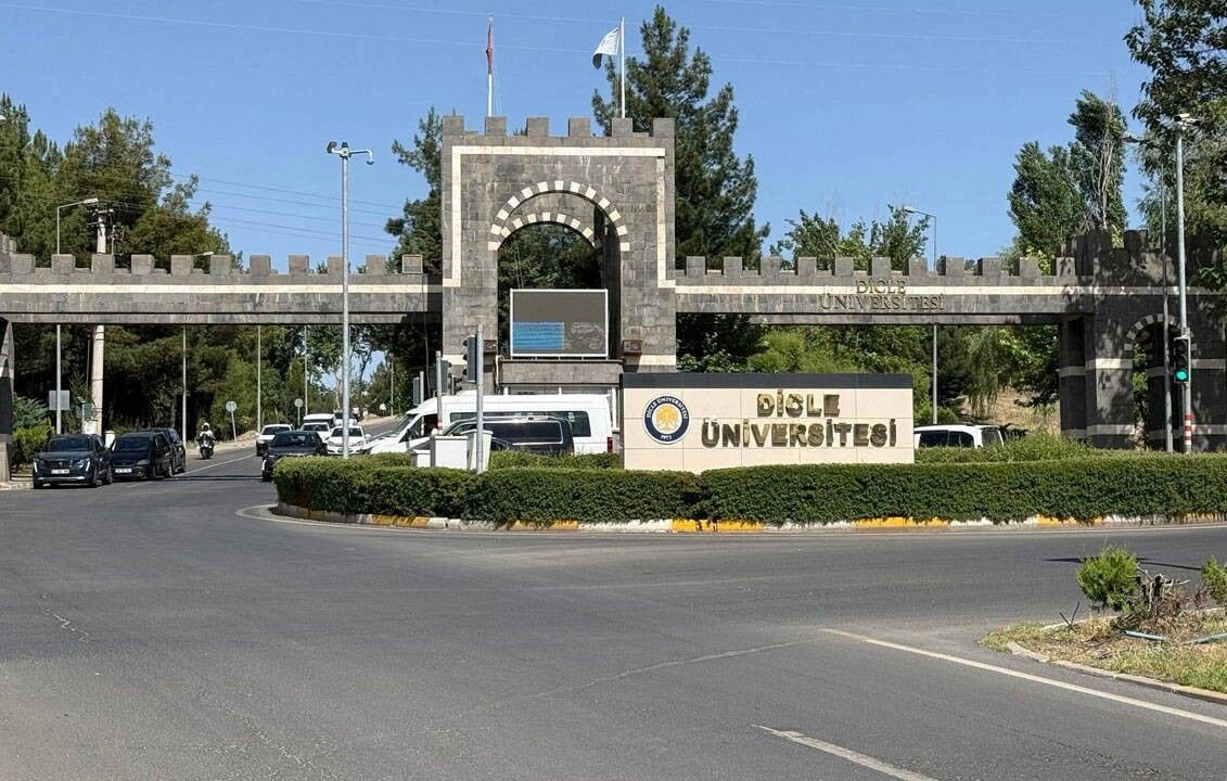 Üniversite kampüsünde petrol bulundu: Sondaj kuyuları açılacak