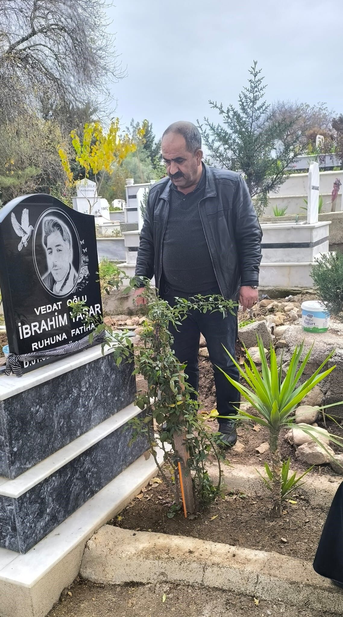 Yakılarak öldürüldüğünden şüphelenilen gencin babası adalet istedi