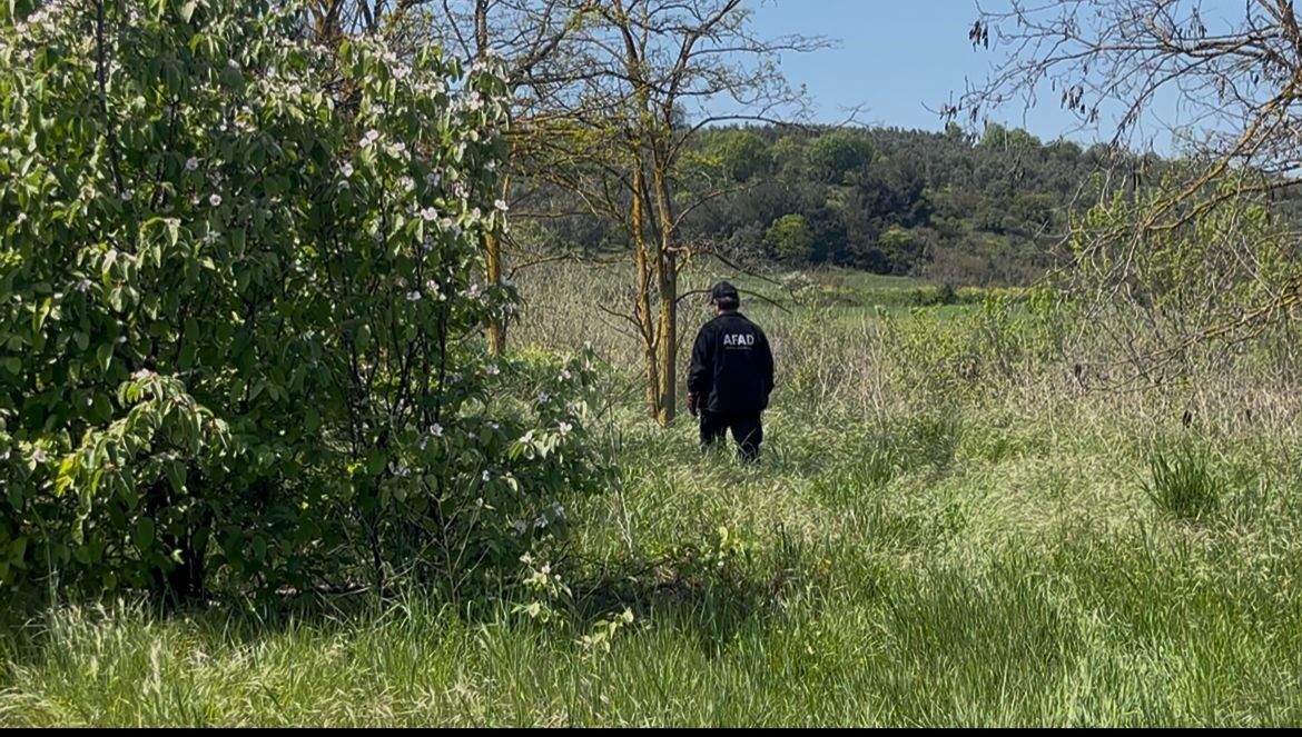 Yol Kenarına Bırakılan Çocuk Ihbarı Ekipler Seferber Oldu (3)