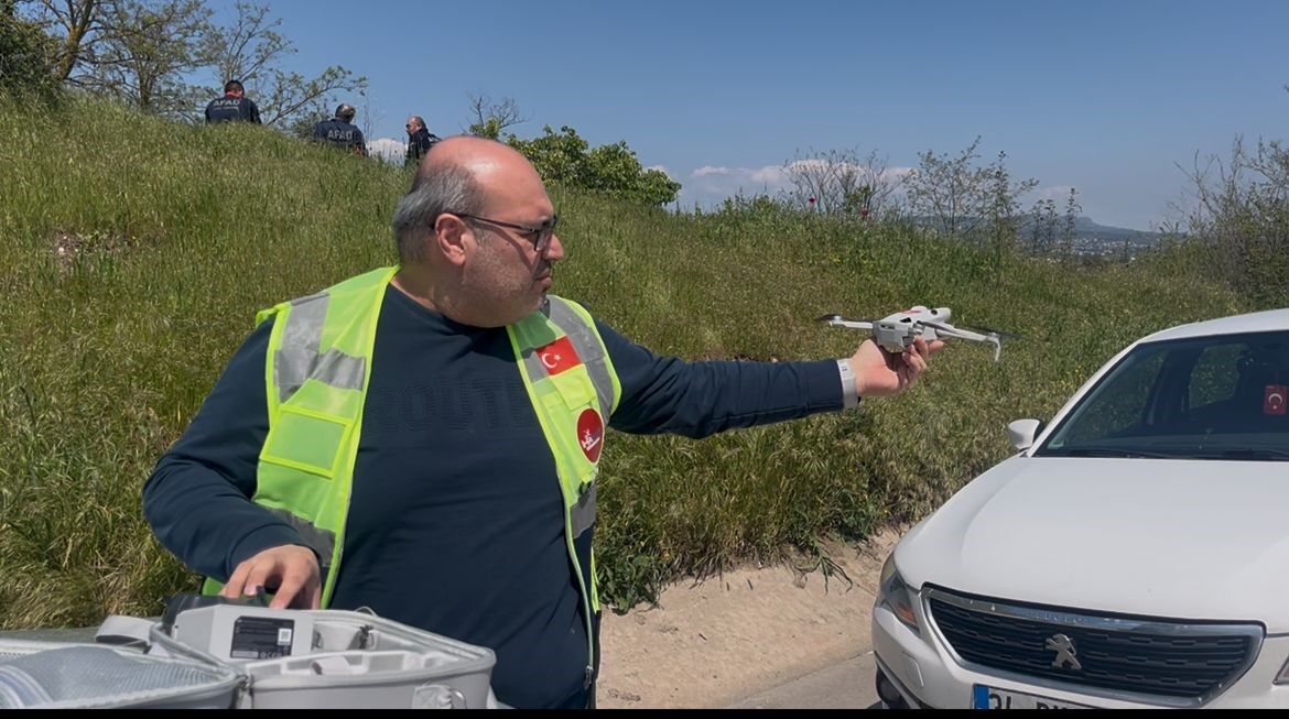 Yol Kenarına Bırakılan Çocuk Ihbarı Ekipler Seferber Oldu (4)