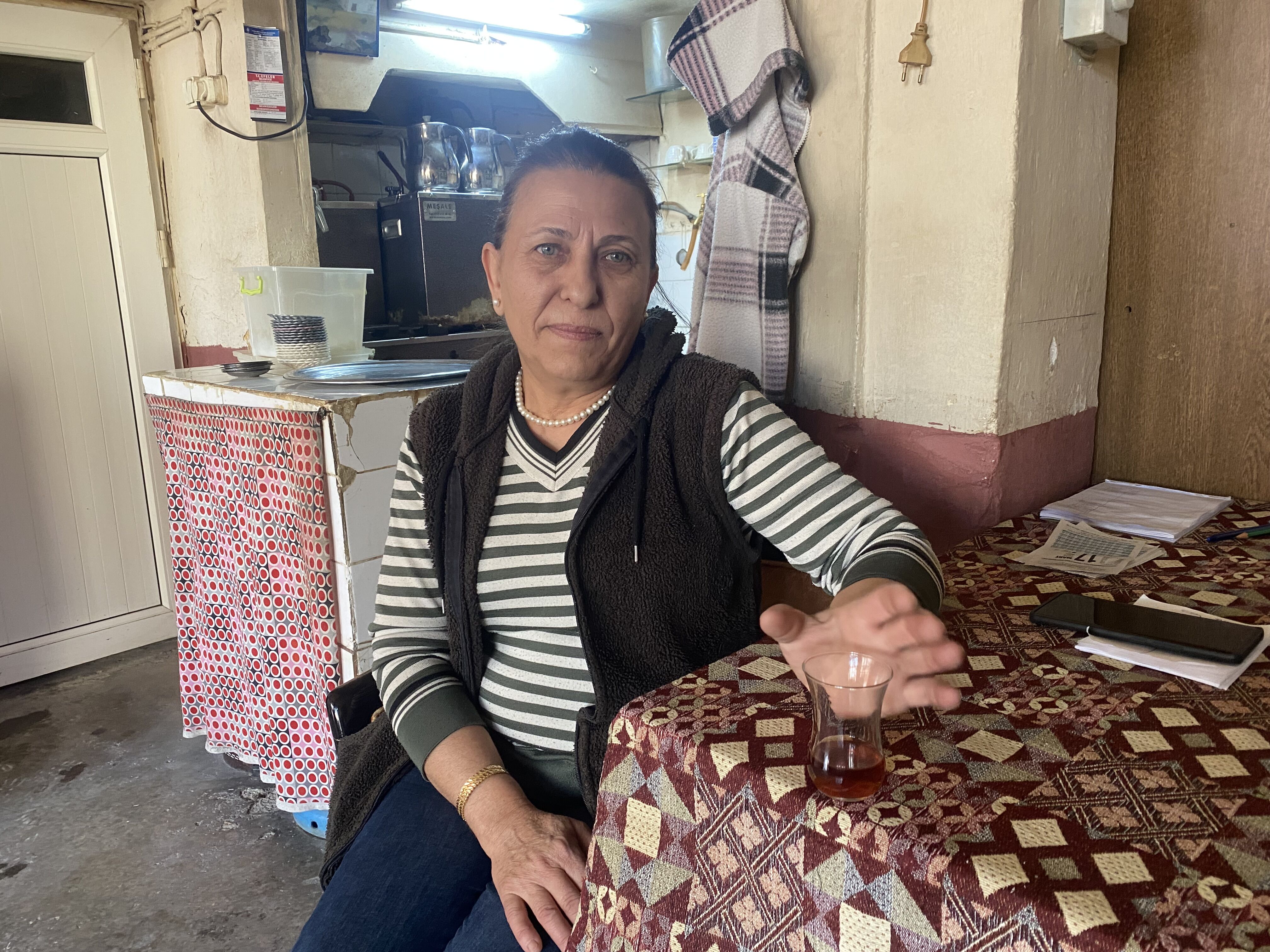 Zor Gunlerin Karari Yillarin Emegine Donustu Goz Kulak Olacagi Dukkandan 18 Yildir Ayrilmadi Esine Destegiyle Mahallenin Simgesi Oldu 650149 2A91Dfe72Aeec413A0D1F943E54323C9