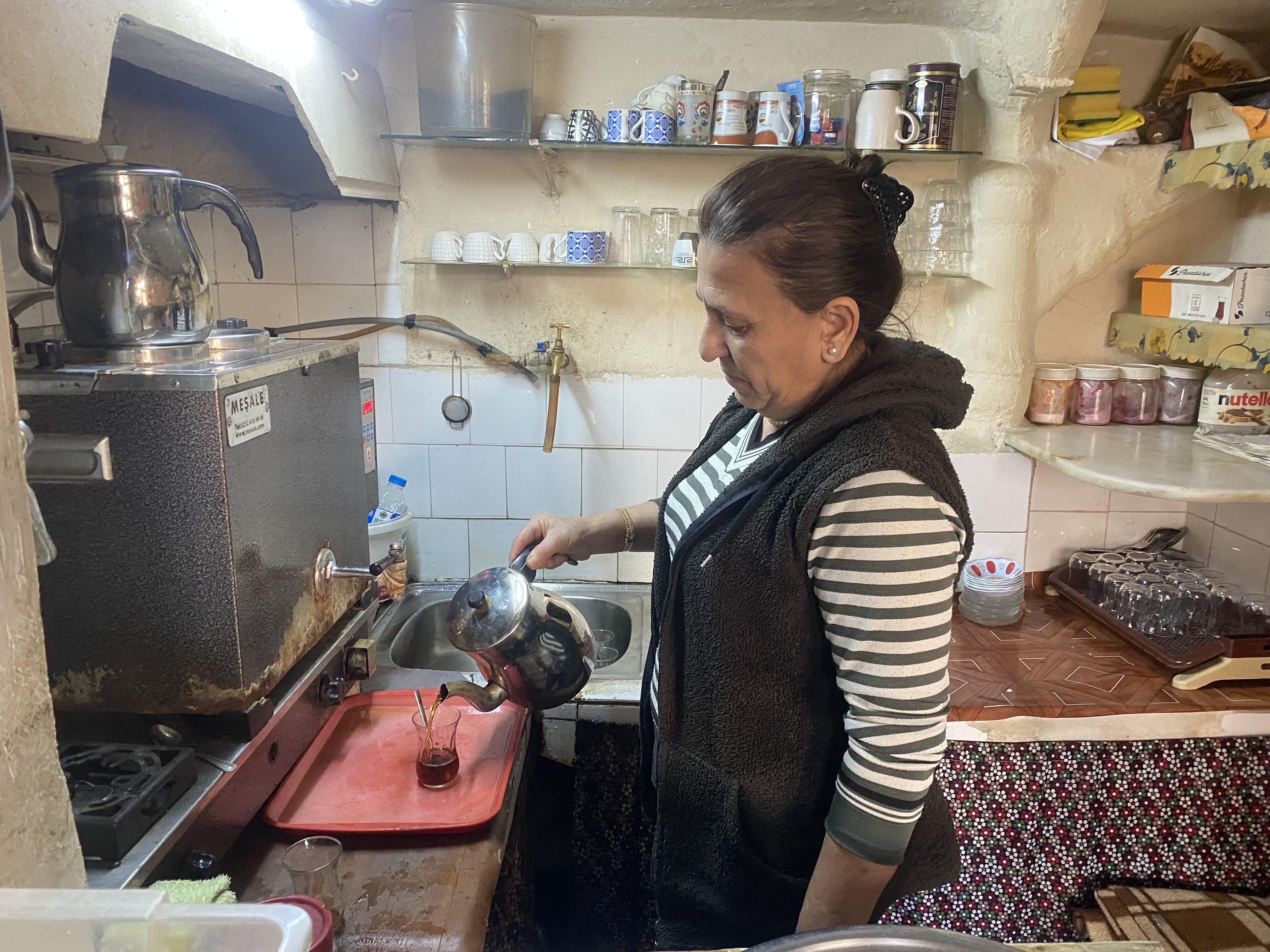 Zor Gunlerin Karari Yillarin Emegine Donustu Goz Kulak Olacagi Dukkandan 18 Yildir Ayrilmadi Esine Destegiyle Mahallenin Simgesi Oldu 650149 80026Bc32E685A18A98B0C83C3F92E8E
